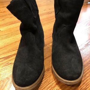 Like new maiden lane suede ankle boots